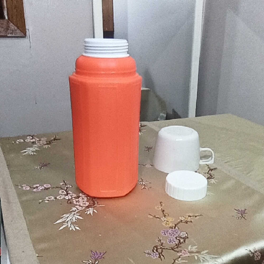 Canadian THERMOS COMPANY